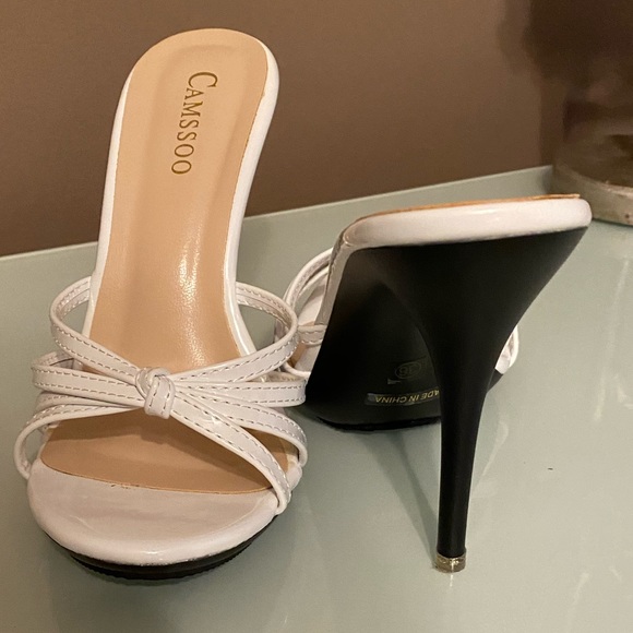 NWOT: Size 6/36 Heeled Sandals - Picture 2 of 5